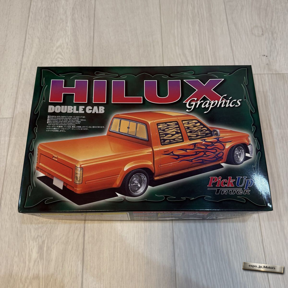 Aoshima 1/24 Toyota Hilux Double Cab Lowrider Wire Wheel Custom Model Kit
