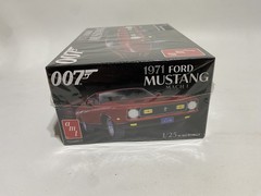 AMT 1971 Ford Mustang Mach 1 007 James Bond Plastic Model Kit Sealed Box