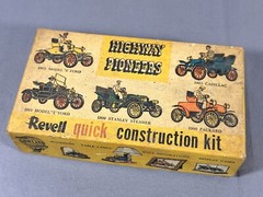 Vintage REVELL Model Car ‘Highway Pioneers’ 1909 Stanley Steamer Box w/ Model T
