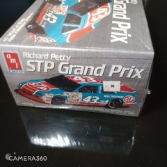 AMT Richard Petty STP Grand Prix 1/25 Model Kit #6728 Sealed Vintage