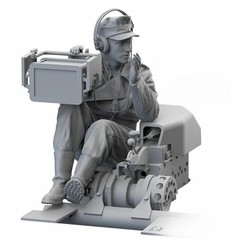 1/16 Scale Die-Cast Resin Figure Model Kit German Half Track Radio Operator U…