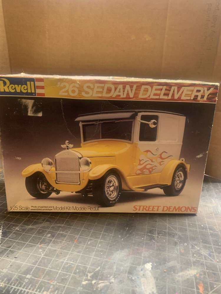 revell street demons ’26 ford sedan delivery model kit 1:25 unassembled 7391