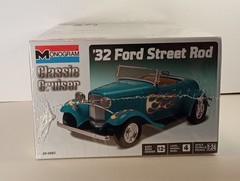 Monogram Classic Cruiser ’32 Ford Street Rod 1:24 Plastic Model Kit NEW