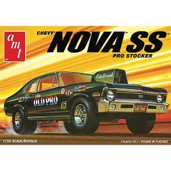 AMT 1142 1972 Chevy Nova SS “Old Pro” Pro Stocker 2-in-1 1/25 Plastic Model Kit