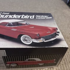 AMT ERTL 1957 Ford Thunderbird 1/25 Scale Plastic Model Kit 1989 Open Box