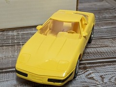 AMT Ertl 1995 Chevrolet Corvette ZR-1 Promo Car Yellow # 6661E0