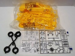 DONOR 1983-1986 NASCAR FORD THUNDERBIRD STOCK CAR KIT – YELLOW- MONOGRAM 1/24