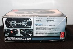 AMT® 1:25 Model Kit: 2005 Chrysler® 300C™ Sedan Car – Skill Level 2 – Open Box