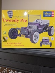 REVELL ED “BIG DADDY” ROTH’S TWEEDY PIE 1/25 MODEL KIT FACTORY SEALED