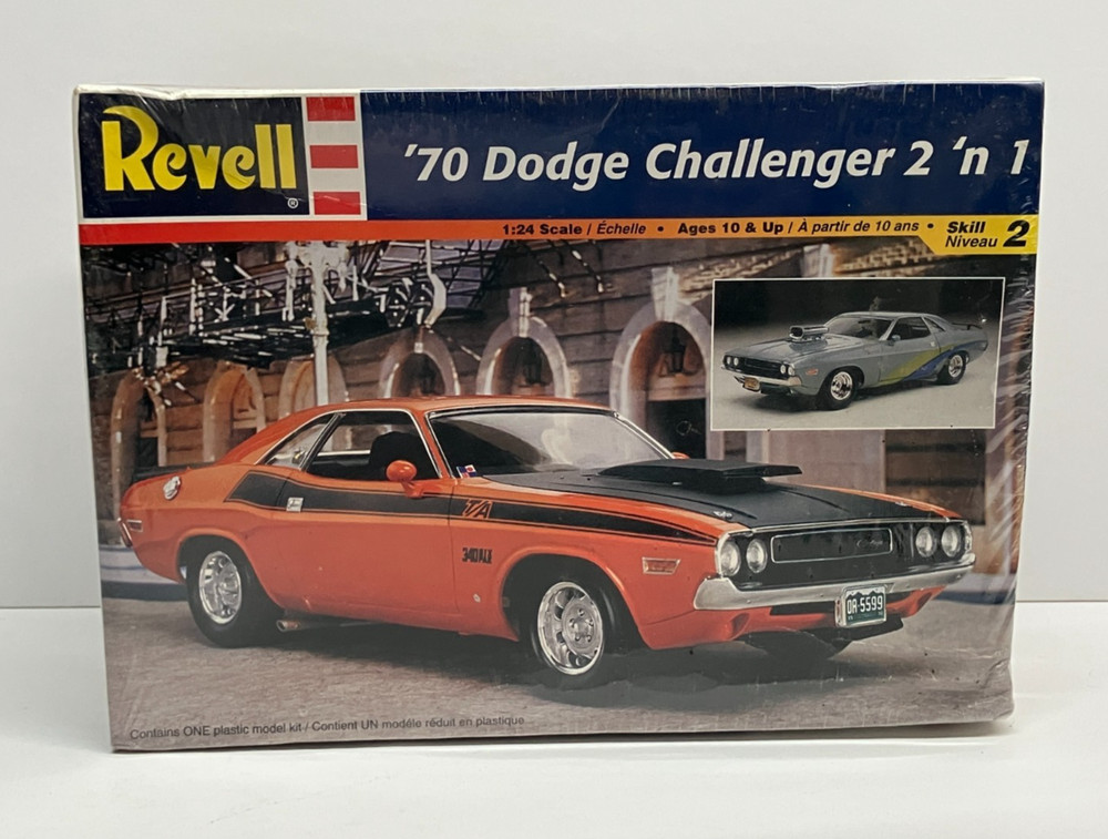 ’70 Dodge Challenger (2’n1) Revell 1:25 Model Kit #85-2596 (NEW)