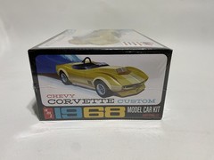 AMT 1968 Chevy Corvette Custom Retro Deluxe Plastic Model Kit Sealed Box
