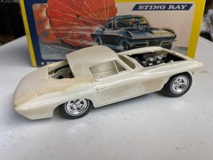 Vintage 1960’s MPC 1/25 ‘65 Corvette