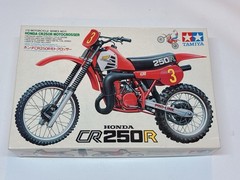 TAMIYA 1:12 HONDA CR250R MOTOCROSSER MODEL KIT – Open Box Started – Free Paints