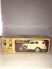Amt ‘32FORD VICTORIA TROPHY Car (Sealed Box)