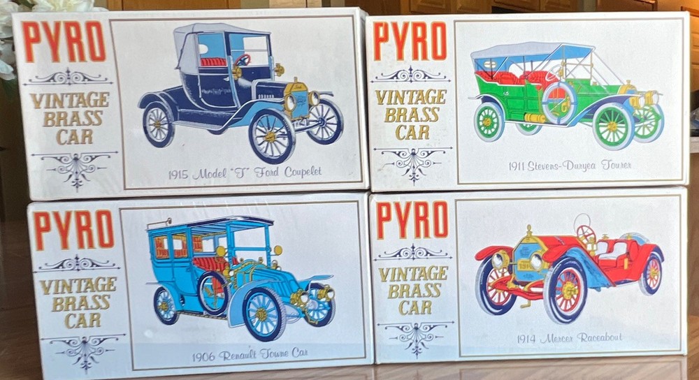 Pyro Vintage Brass Car 1:32 Model Kit Lot of 4 Brass Finish Parts
