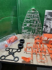 Revell Anglia Gasser Lightning Rods 1:25 Plastic Kit Opening Parts 7106