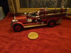 Signature Models 1:24 Model Fire Engine: 1927 SEAGRAVE Dover Plains–