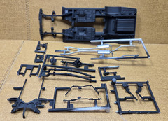 1968 Dodge Charger R/T PAINTED CHASSIS & EXHAUST 1:25 Revell NEW Model PARTS