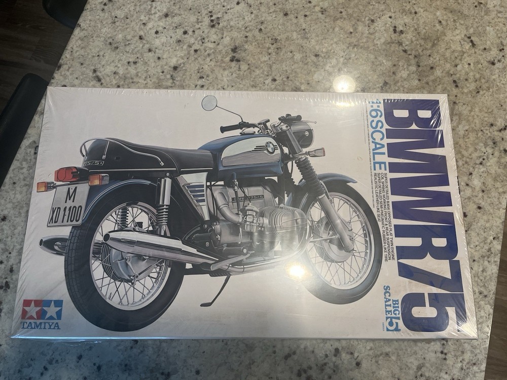 RARE – Tamiya 1/6 BMW R75 Motorcycle – Big Scale Model Kit – NIB !