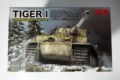 RFM #5025 1/35 Scale Tiger I w/Full Interior & Clear Hull Parts – Parts Sealed