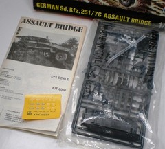1/72 Scale German WWII Assault Bridge / Engineer Half-Track, 251/7c, ESCI