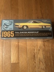 AMT 1965 Pontiac Bonneville Sports Coupe 3in1 Plastic Model 1/25 Scale SEALED