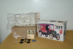 1923 Model T Budweiser Delivery Van NIB Model Kit 1/25 100th Anniversary Edition