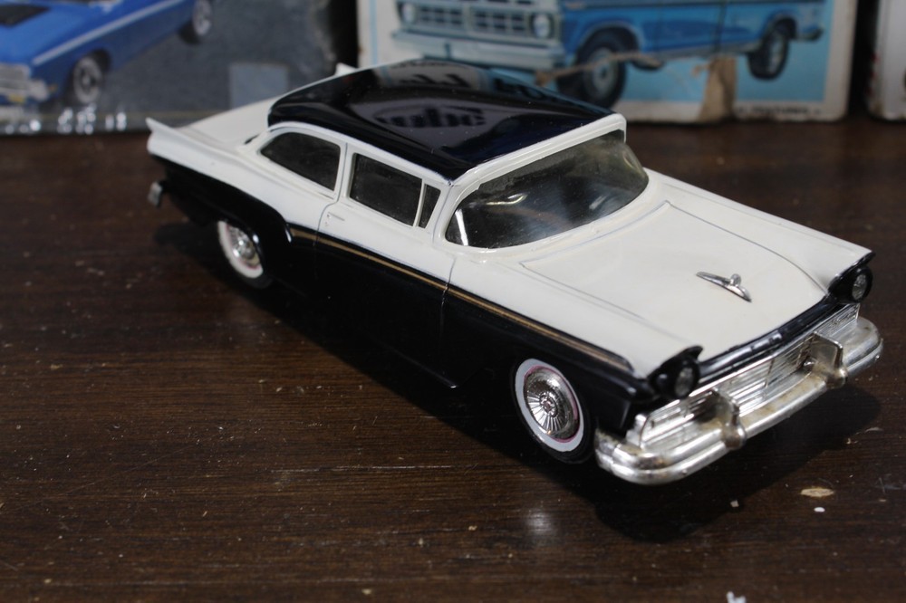 AMT 1957 Ford Custom 300 Promo 1/25