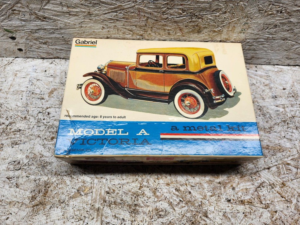 Vintage Gabriel Ford Model A Victoria Metal Model Car Kit 1:20 Scale