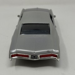 AMT Masterpiece 1/25 Scale – 1966 Buick Riviera Silver Factory Assembled NIB