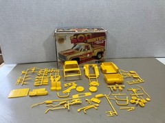 LOT OF 3 ORIGINAL MPC 1/25 SCALE 1980’S CHEVY 4 X 4 PICKUP MODEL KITS 3 TRUCKS