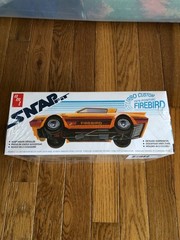 AMT 1979 Pontiac Firebird Turbo Custom Snap Together Model Kit 1:25 Brand New