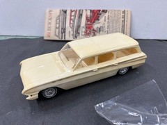 AMT 1961 Buick Special Station Wagon Annual w/Box built model 1/25 McM