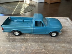 AMT ERTL 1992 Ford F-150 XLT Bimini Blue Stock #8920 Promo Model