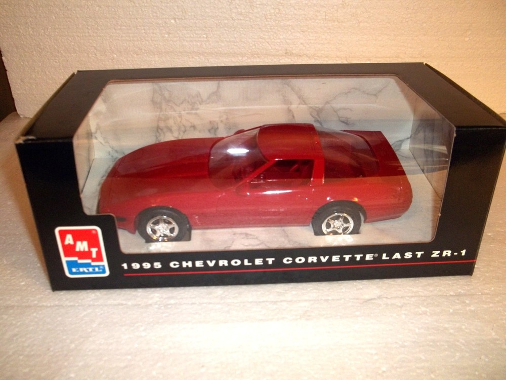 AMT/ERTL 1995 Chevrolet Corvette Coupe Last ZR-1 Promo Model #6993 Torch Red