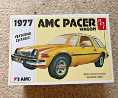 AMT 1977 AMC Pacer Wagon 1/25 Retro Deluxe Model Kit AMT1008 NIOB Sealed Parts