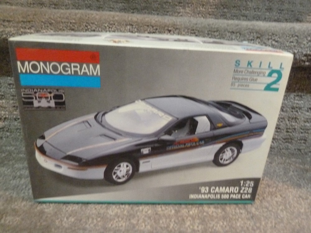 Monogram Indianapolis 500 Pace Car ’93 Camaro Z28 Model Kit 1/25 #2964 BRAND NEW