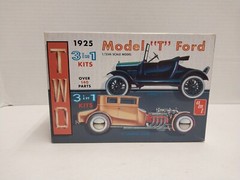 AMT 1925 FORD Model T 3 in 1 Stock or Chopped Model Kit 1/25 AMT626 Open Box