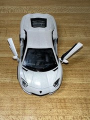 Kinsmart Lamborghini Aventador LP700-4 die-cast 1/38 Car