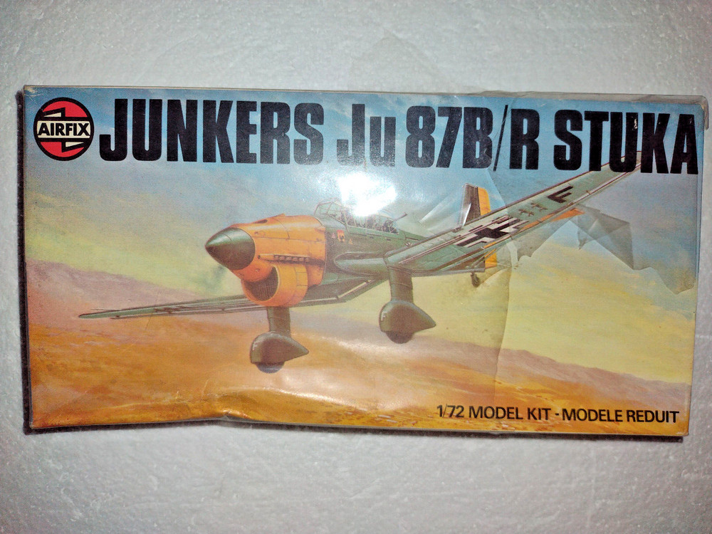 Airfix 1:72 WWII German Junkers Ju 87B/R Stuka Dive Bomber 03030-0