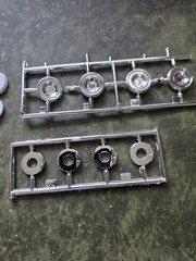 Revell 1/25 66 Chevy El Camino 85-2045 Parts Hubcaps Tires & Disc Brakes STK Z32