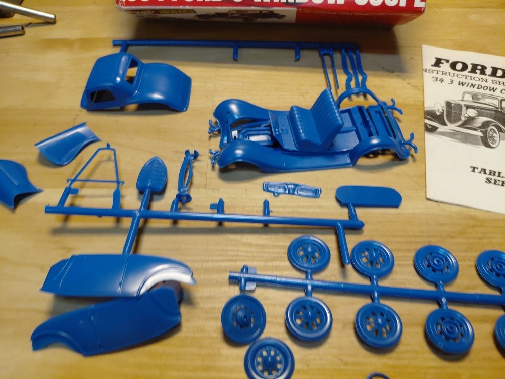 Hobby Kits 1/32 1934 Ford 3 Window Coupe Model Kit Open Box Looks Complete