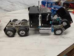 Model Junkyard/parts Plastic Lot Of 3 Big Rigs,white,international ,peterbuilt