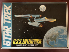 STAR TREK 1968. U.S.S. ENTERPRISE MODEL – BOX