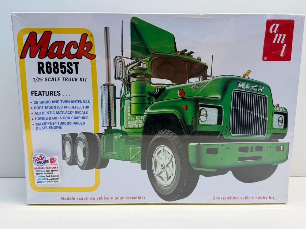 AMT 1:25 Scale Mack R685ST Semi Truck Sealed New Boxed Model Kit
