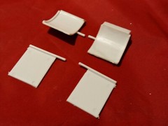 AMT White Freightliner Dual Drive Rear Fenders/Mud Flaps 1/25