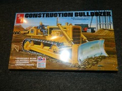 AMT Construction Bulldozer Model 1:25 Scale NEW