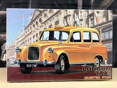 OPEN BOX IMAI 1:24 Model Kit Basic Car Series #9 LONDON TAXI AUSTIN FX-4 RARE!