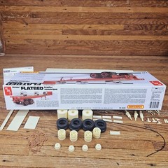 Amt Matchbox Fruehauf Flatbed Trailer 1/25 Scale Model Kit PK-6608 Unbuilt Open