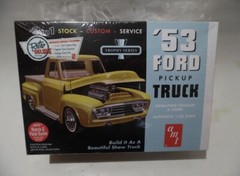 AMT ’53 Ford Pickup Truck 3 in 1 Retro Deluxe Trophy Series Kit AMT882